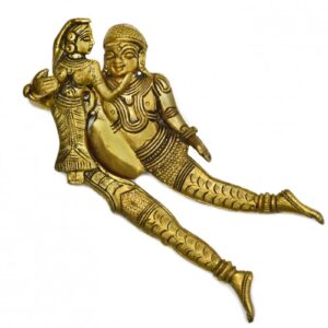 Raja Rani Nut Cracker